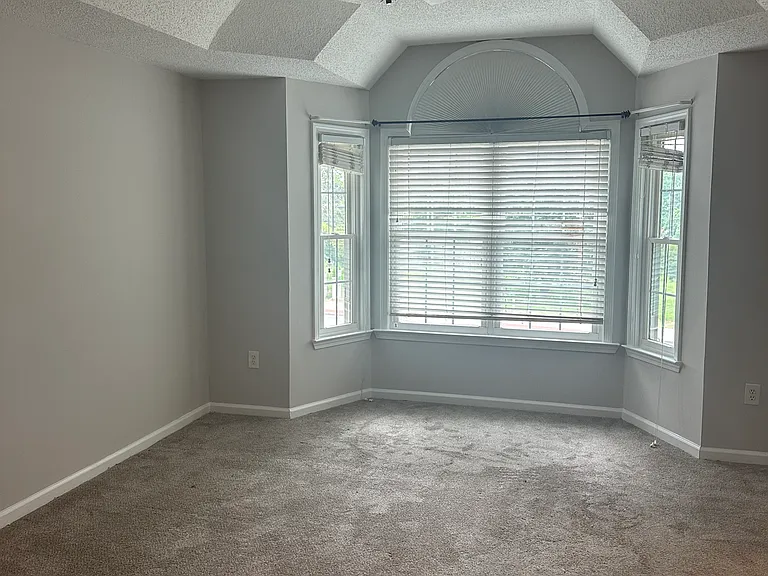 611 Mc Gill Park Ave NE — Photo 7