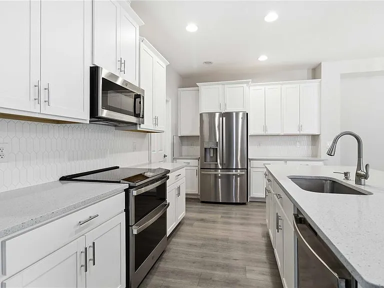 5918 Fiore Dr — Photo 10