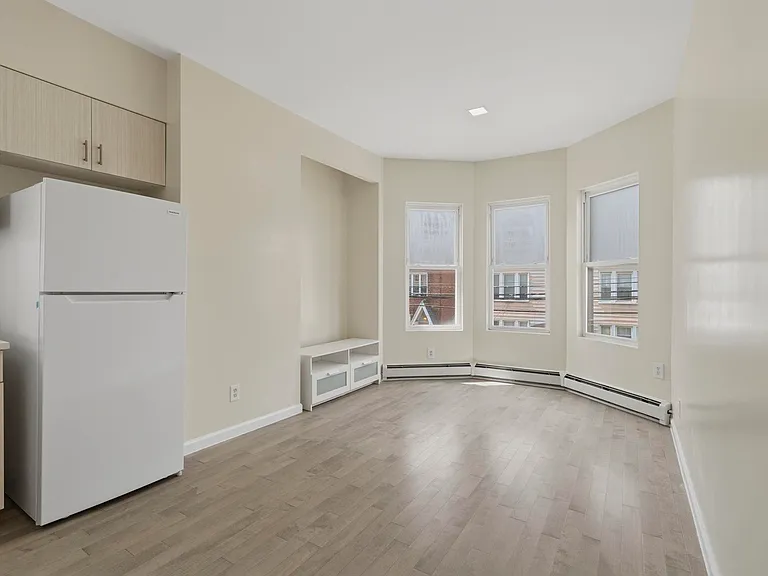 290 Grant Ave #2 — Photo 3
