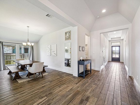 4th image of 15843 McKinley Green Dr