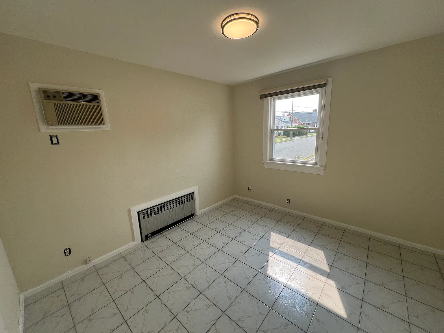 52 Van Riper Ave — Photo 3