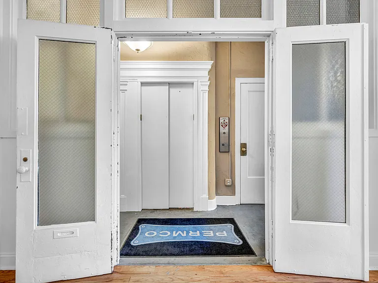 2042 E 4th St #600 — Photo 8