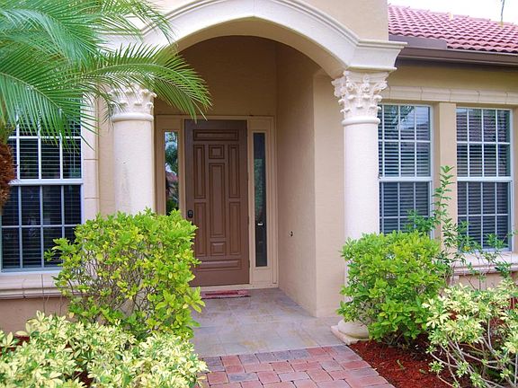 2nd image of 860 SW Saint Tropez Ct