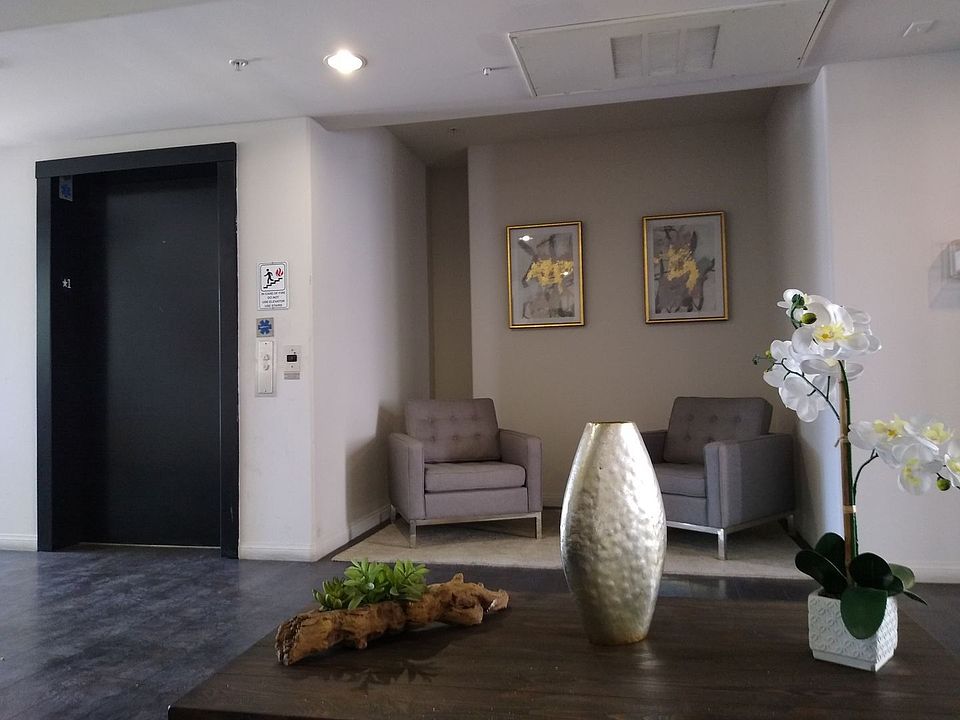 1st image of 5100 Woodman Ave APT 307