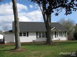 162 Oak Tower Dr, North Wilkesboro, NC 28659