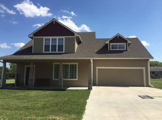 407 E 3rd St, Eureka, KS 67045