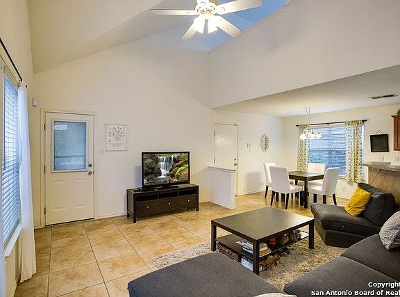 3rd image of 7907 Woodchase Dr