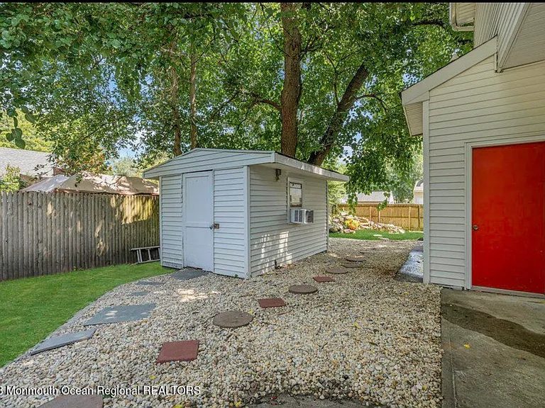 722 Maple Ave — Photo 23