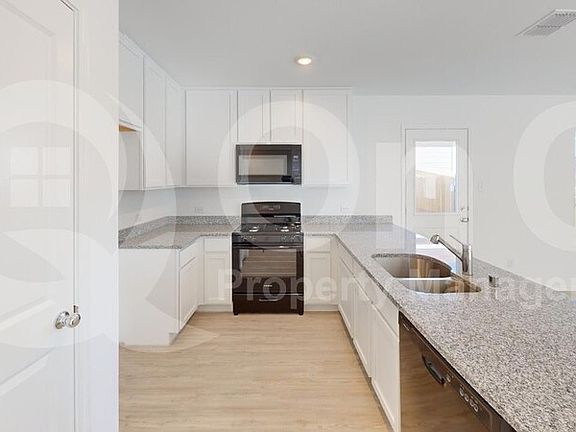 4th image of 2928 Tibbles Dr