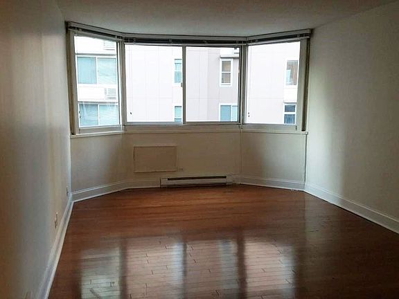 4th image of 560 Main St APT 713