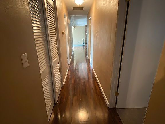 4th image of 73 Glenwood Dr