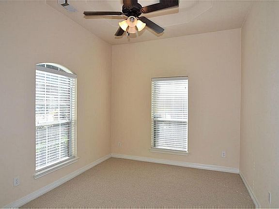 5th image of 1021 Luke Dr