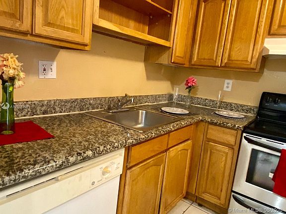 5th image of 3700 NW 21st St APT 309