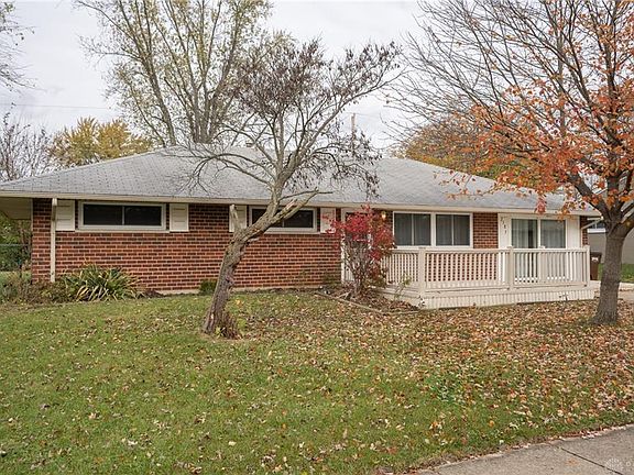 3rd image of 2187 Terrylynn Ave