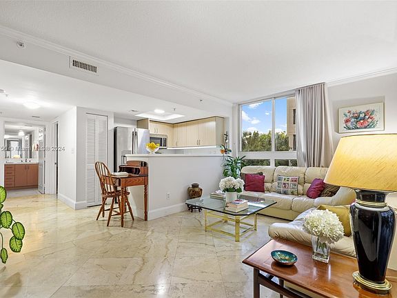 2nd image of 2951 S Bayshore Dr #514