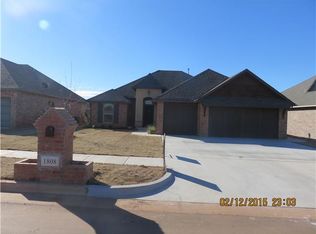 1808 NE 27th St, Moore, OK 73160