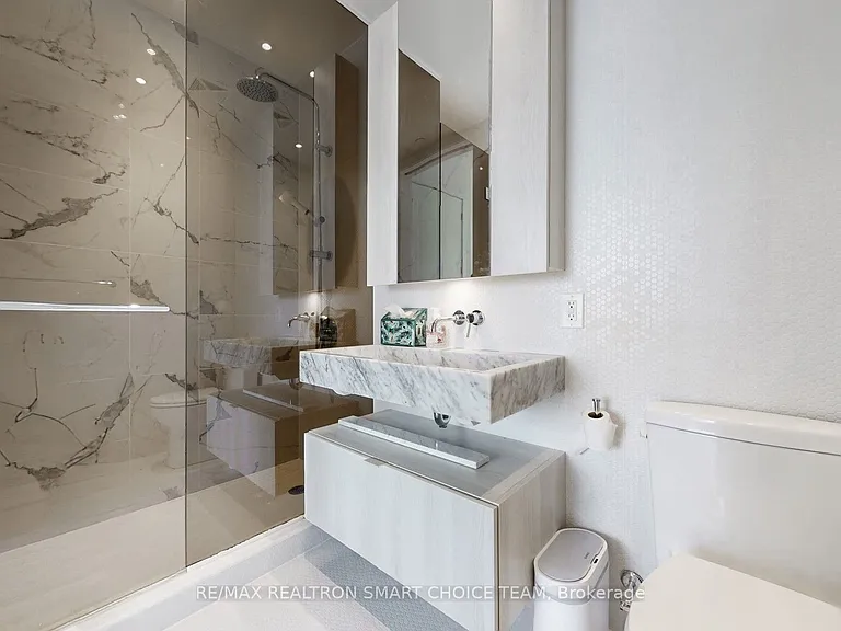 11 Yorkville Ave #5002 — Photo 27