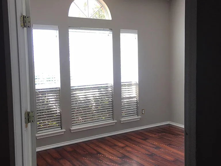 4024 Claymore Ln — Photo 5