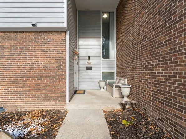 4107 S Norway St SE, Kentwood, MI 49546
