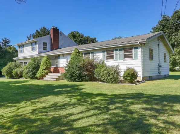 15 Mayflower Drive, Trumbull, CT 06611