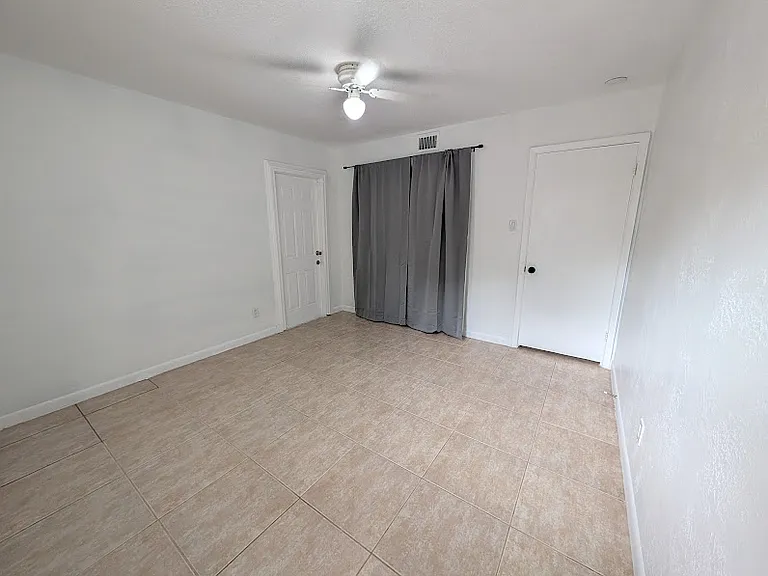 2109 E Bougainvillea Ave #A — Photo 13