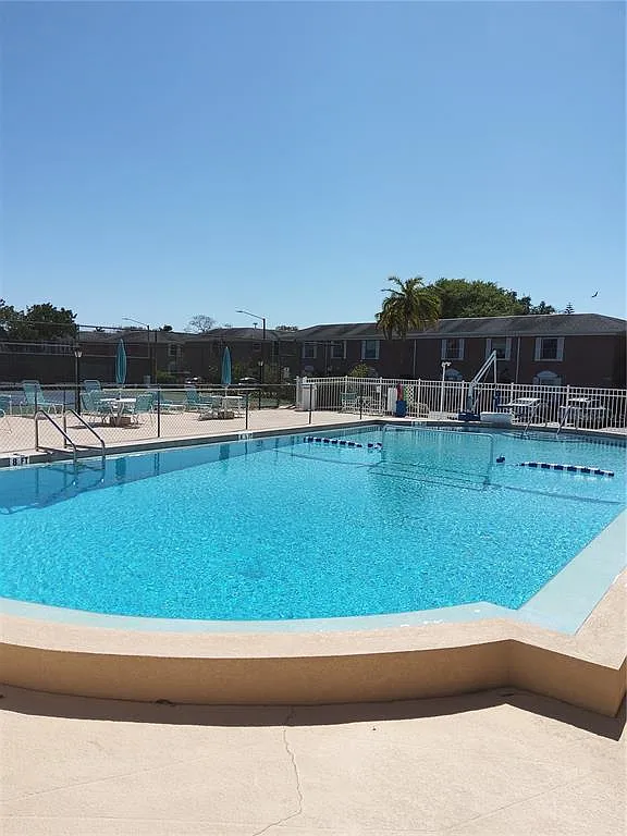 2 bed, 2.0 bath, 1075 sqft, $1,800 — Photo 4