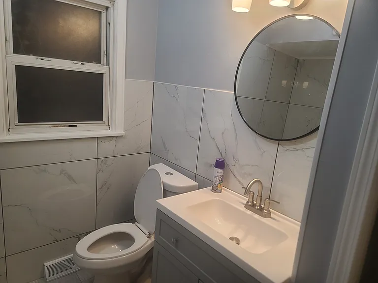 1087 N Main St — Photo 6