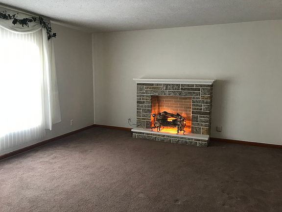 5th image of 776 Forest Lawn Dr