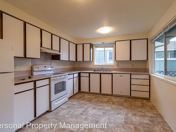 4th image of 1701 SE 145th Ct