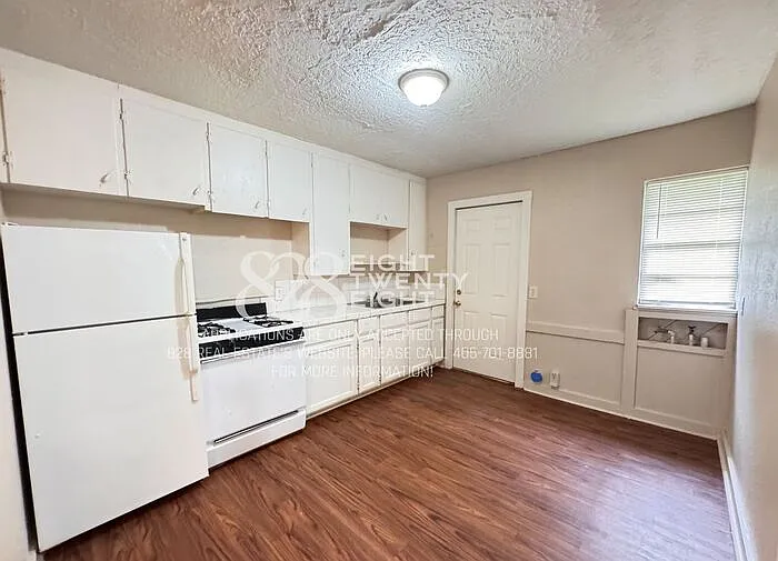 507 E Walnut St — Photo 10