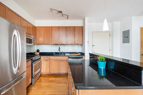 Rented by Compass | media 9