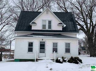 325 Linn St, Le Mars, IA 51031