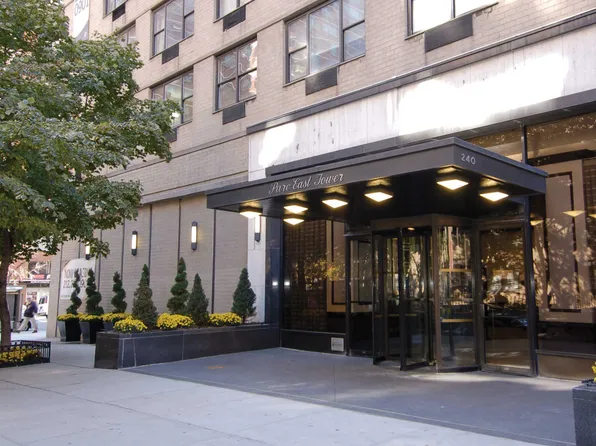 240 East 27th Street 26A image 3 of 41