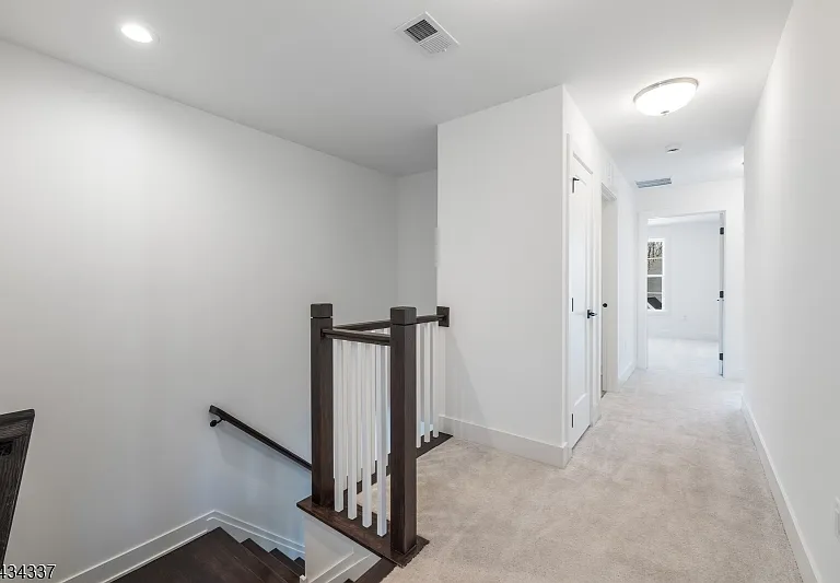 45 Swenson St — Photo 31