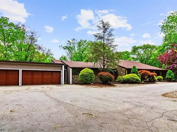 41 Miller Dr, Boonton, NJ 07005