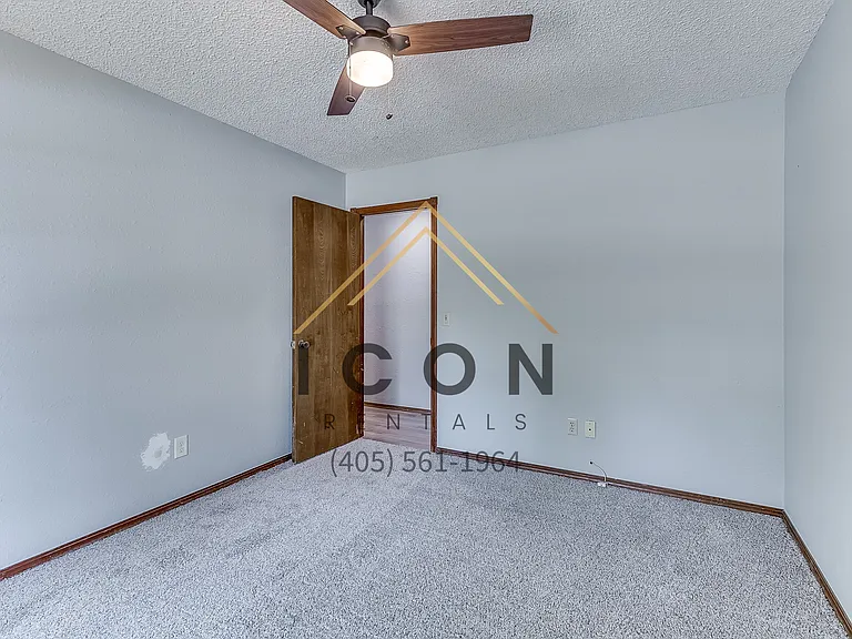 1912 N Gleason Ave — Photo 19