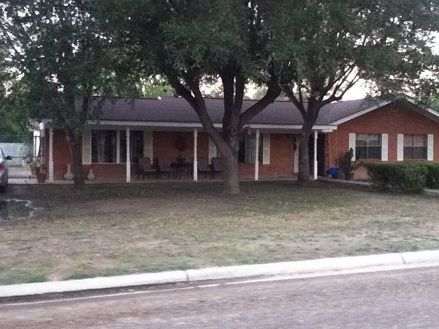 1st image of 305 E 10th St