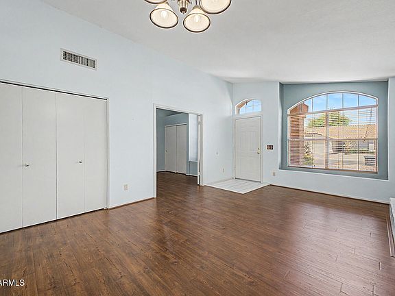 4th image of 1241 W BUTLER Drive
