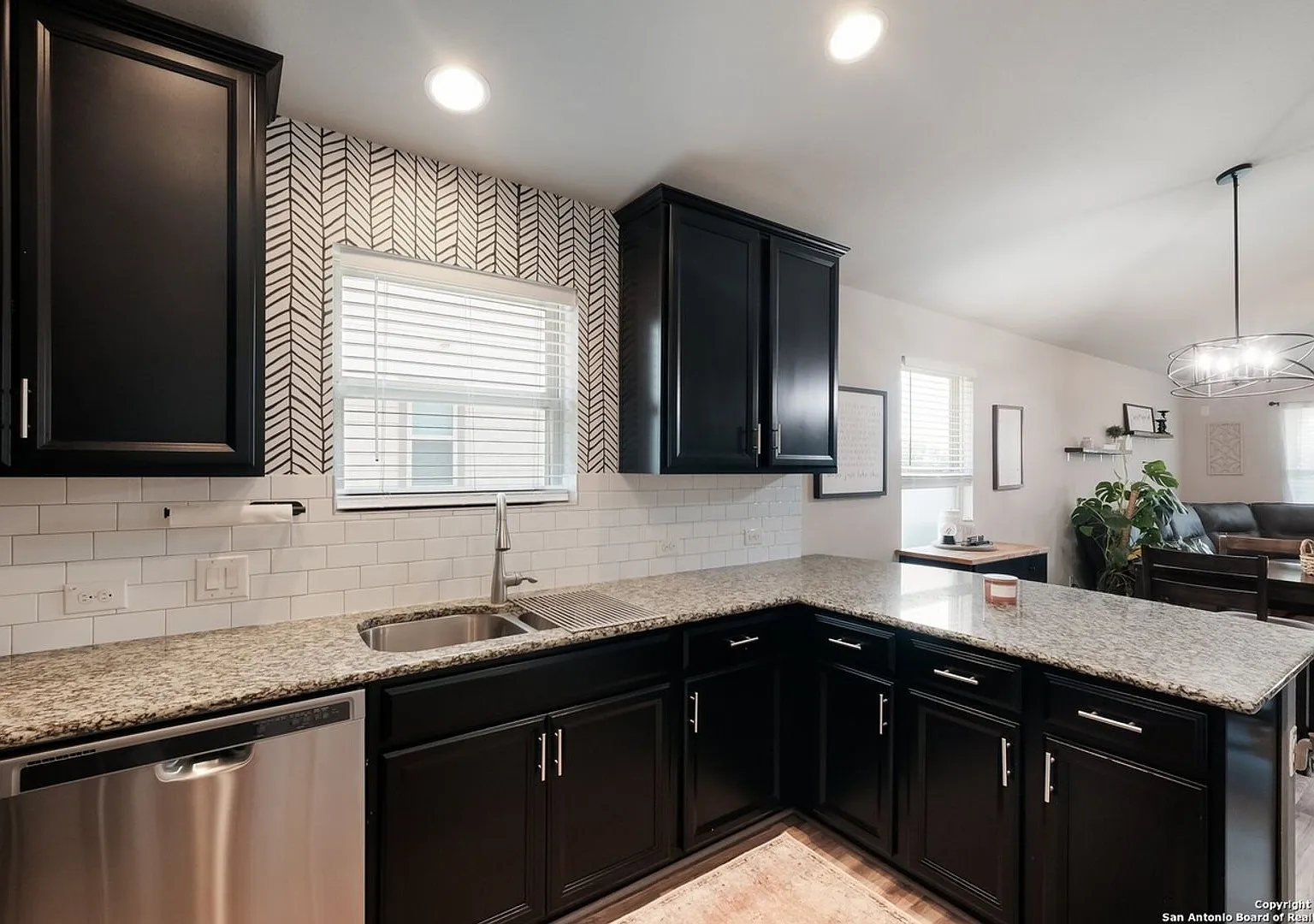 Room in 3 Bedroom Home at Dashmoor Creek — Photo 4