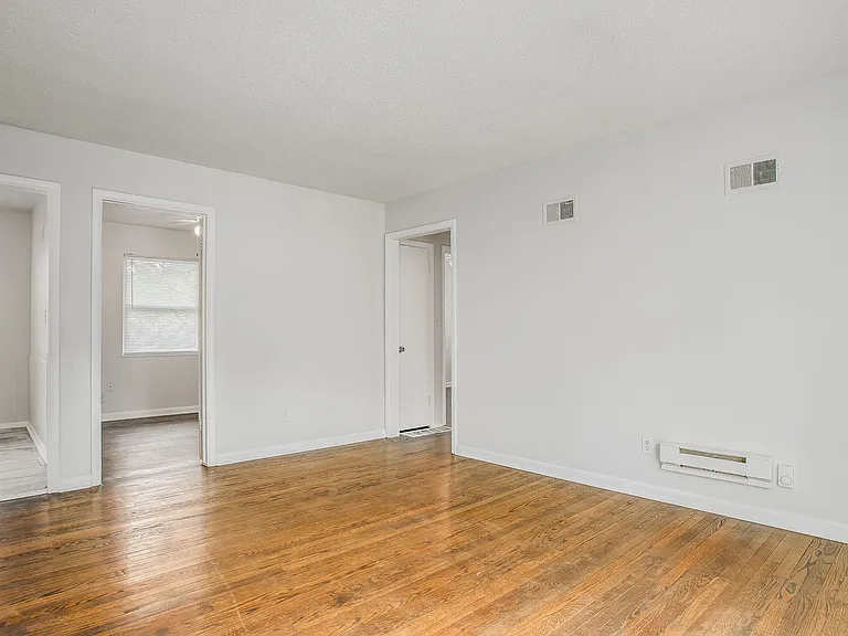 3604 E 61st St — Photo 35