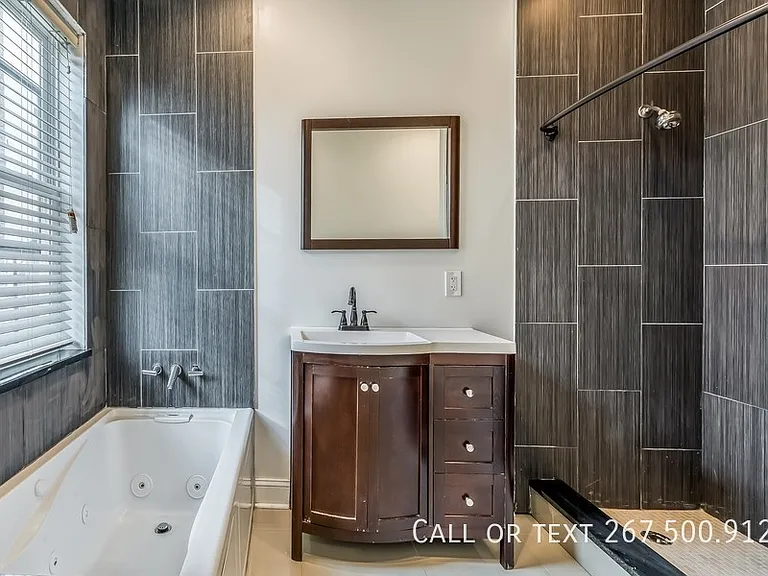 1456 E Columbia Ave — Photo 3