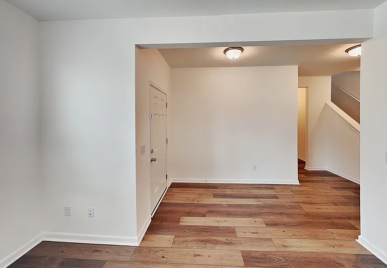 10506 Broadford St — Photo 5