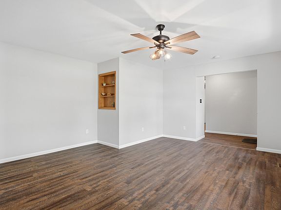 5th image of 408 Meadow Ln