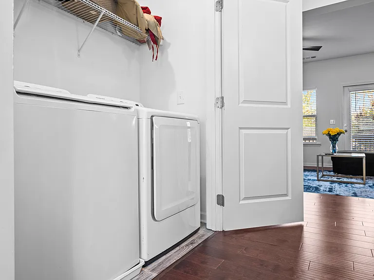 668 Providence Pl SW — Photo 13