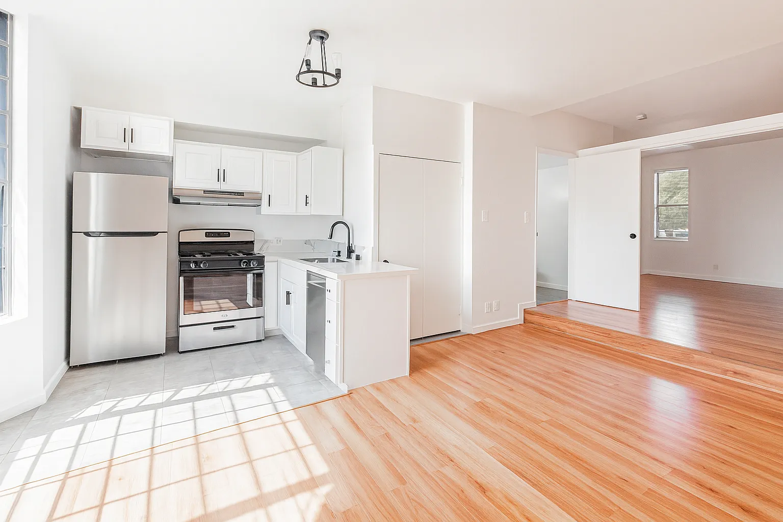 1 bed, 625 sqft, $2,100 — Photo 1