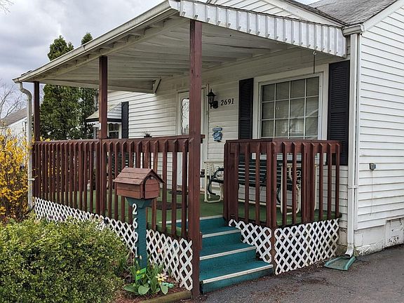 2nd image of 2691 Azelda St