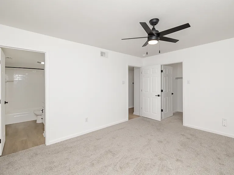C2 Floorplan - 3BR, 2BA - 1,395SF C2 Floorplan - 3BR, 2BA - 1,395SF