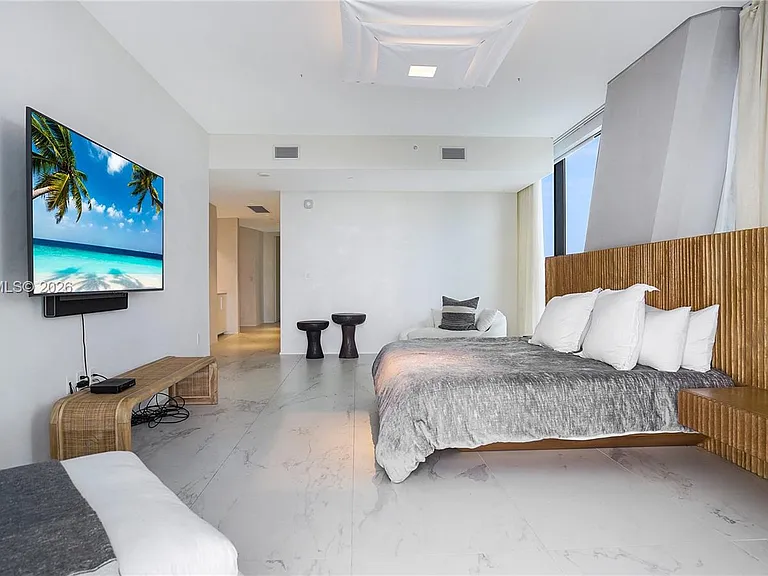 1000 Biscayne Blvd #4401 — Photo 17