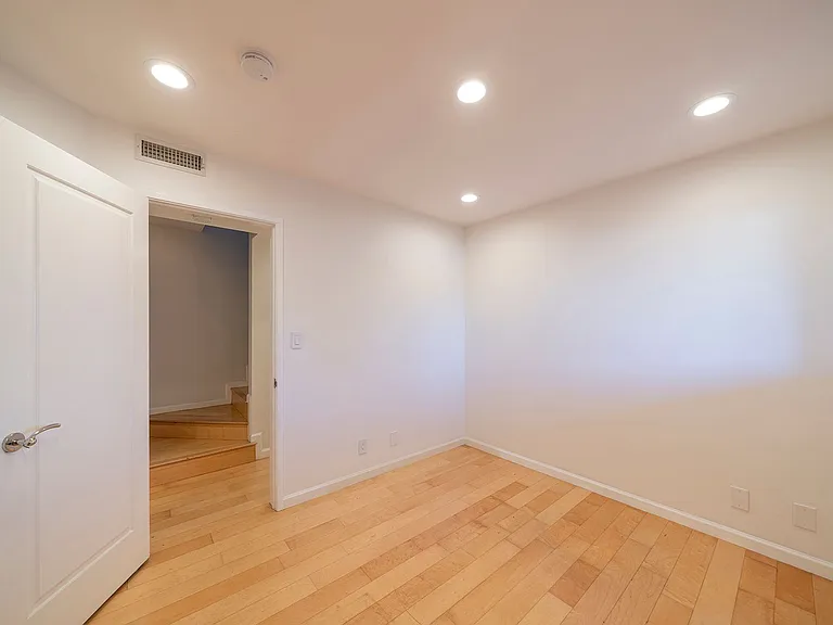 3605 Crest Dr — Photo 12