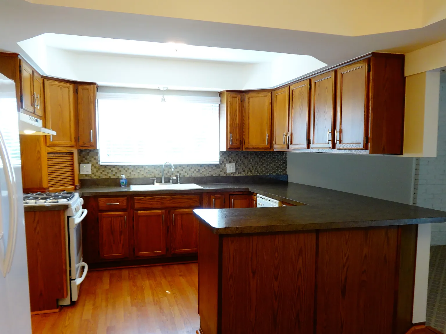 3 bed, 1.5 bath, 1500 sqft, $2,225 — Photo 4